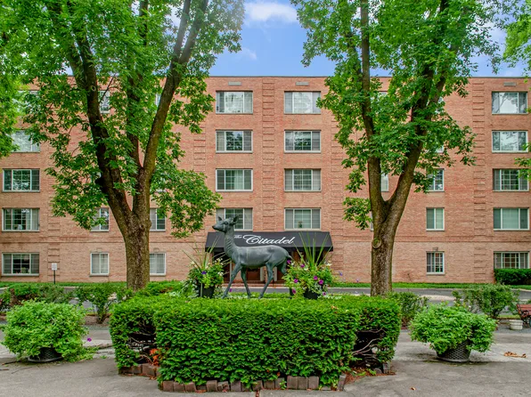 1455 Shermer Rd APT 208C, Northbrook, IL 60062