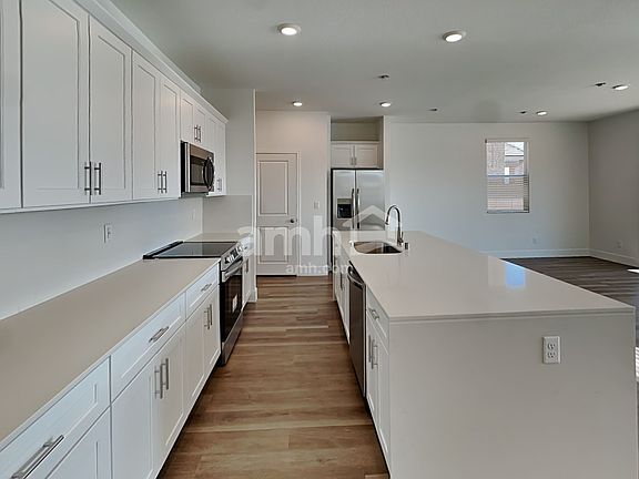 4th image of 7919 Banquero Ct