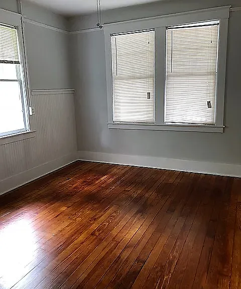 530 E 38th St — Photo 14