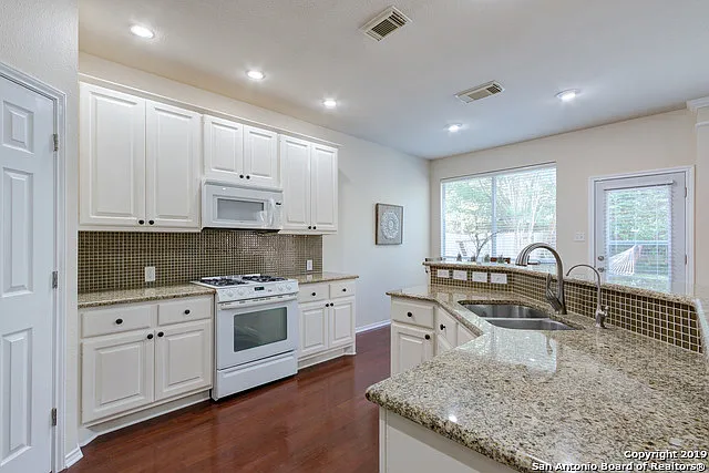 1321 Holmes Ln — Photo 15