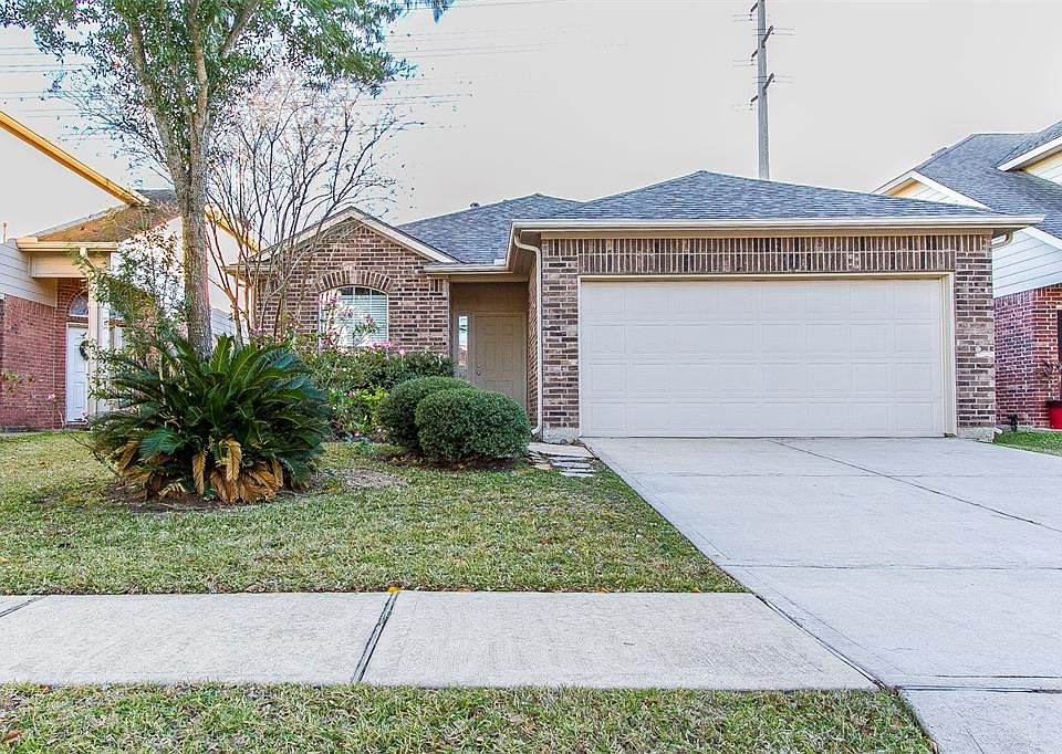 1st image of 26331 Richwood Oaks Dr