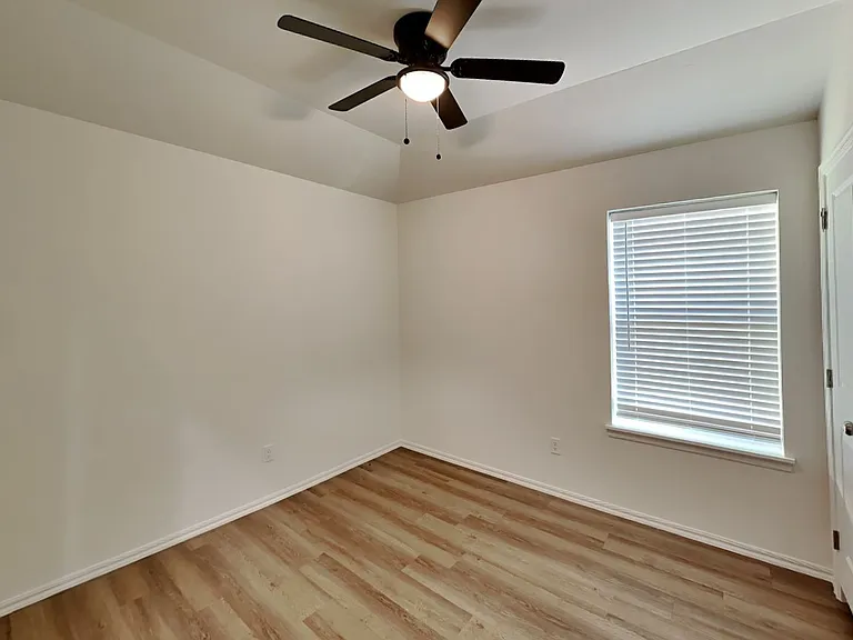 11517 University Dr — Photo 15