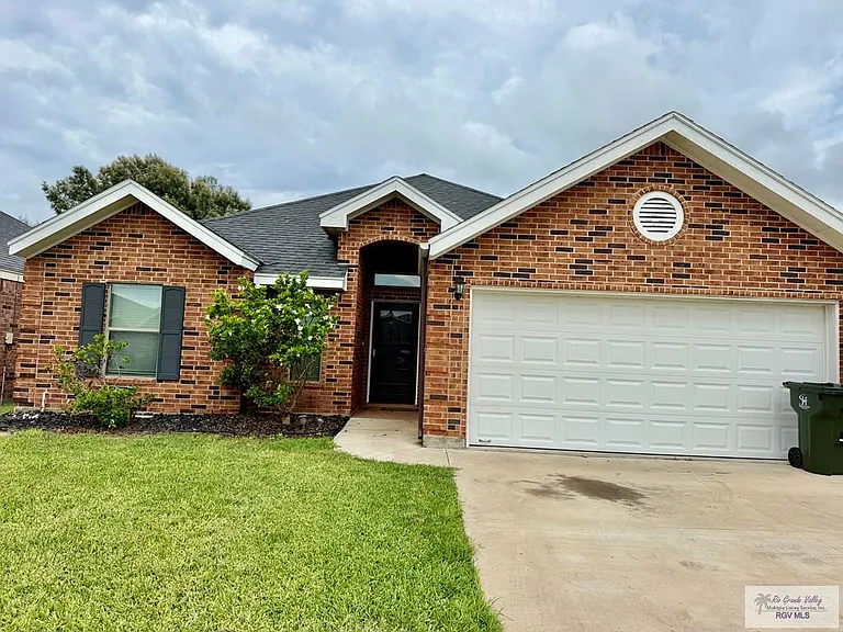 3310 Legacy Ln — Photo 2