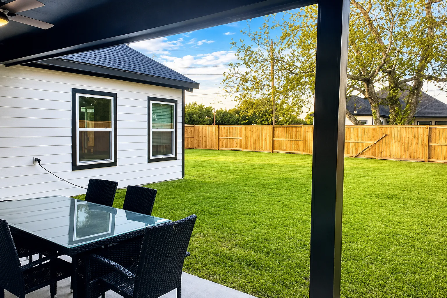 3 bed, 2500 sqft, $2,600 — Photo 4