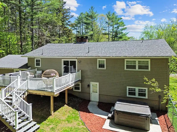 50 Country Club Road, Manchester, ME 04351