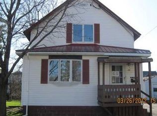 48 Talcott St, Massena, NY 13662
