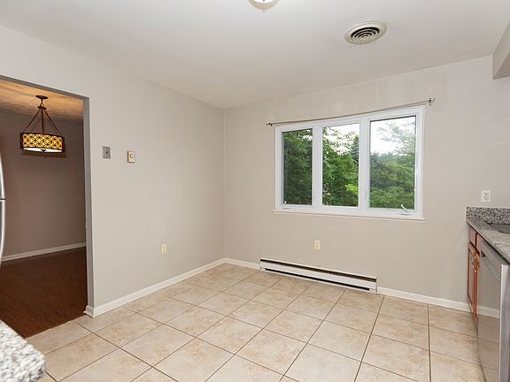 5th image of 1517 Caroline St