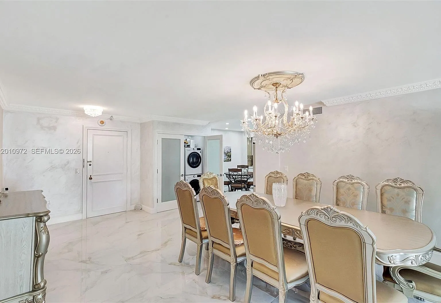 Balmoral Condo — Photo 3
