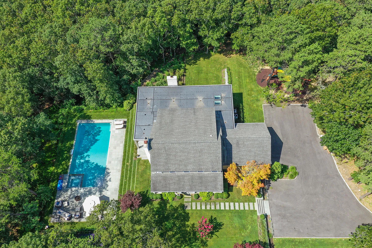 Safe and Secluded Gated Compound on 5 Acre Lot — Photo 2