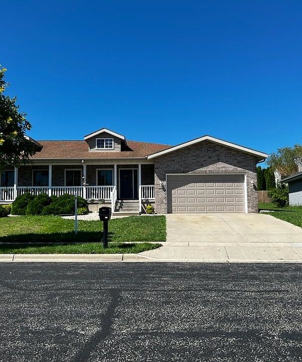 2nd image of 332 Blackberry Ln