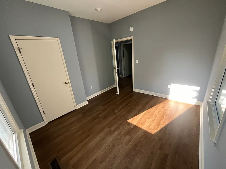 724 S Broad St — Photo 21