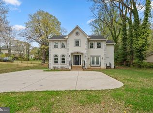2924 Hunter Rd, Fairfax, VA 22031