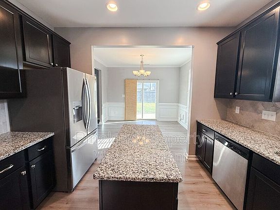 3rd image of 309 Magwood Dr