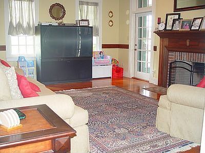 Family Room w/Fireplace