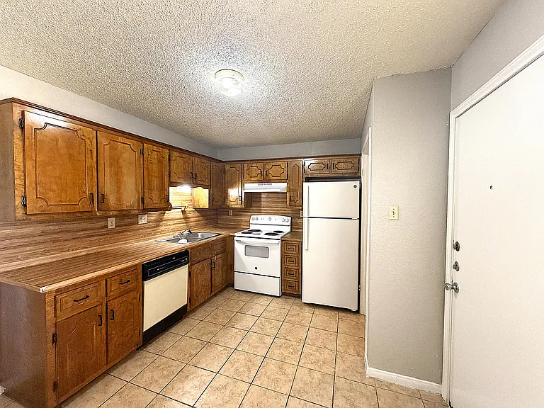 306 North Dr #B — Photo 6