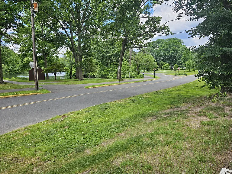 1974 Saint Georges Ave #11 — Photo 16