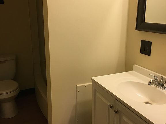 5th image of 1051 Liberty St