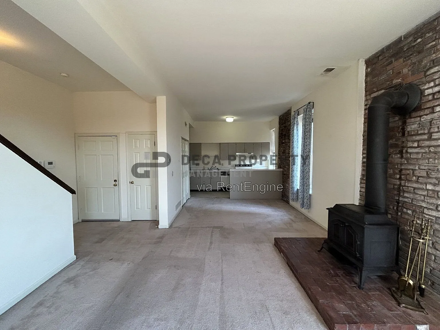 2 bed, 1.0 bath, $1,095 — Photo 3
