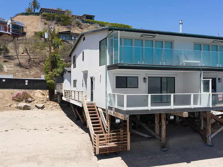 25218 Malibu Rd — Photo 1