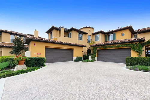19 Lucania Dr Photo 1
