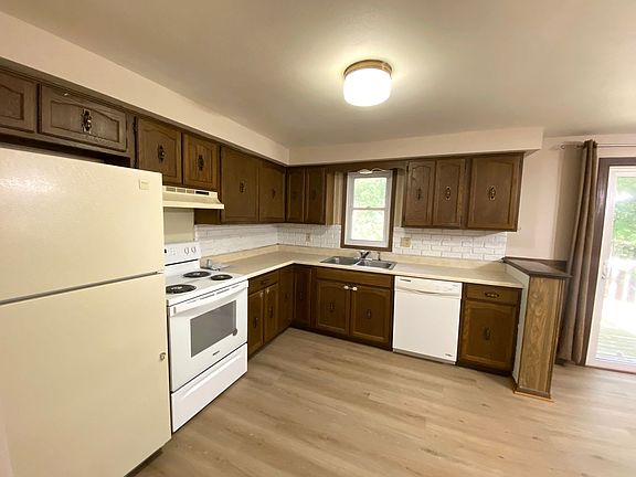 4th image of 6816 N Parkwood Dr