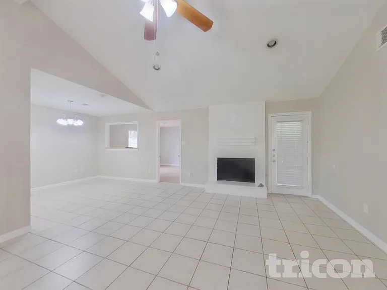 7902 Battlepine Dr — Photo 5