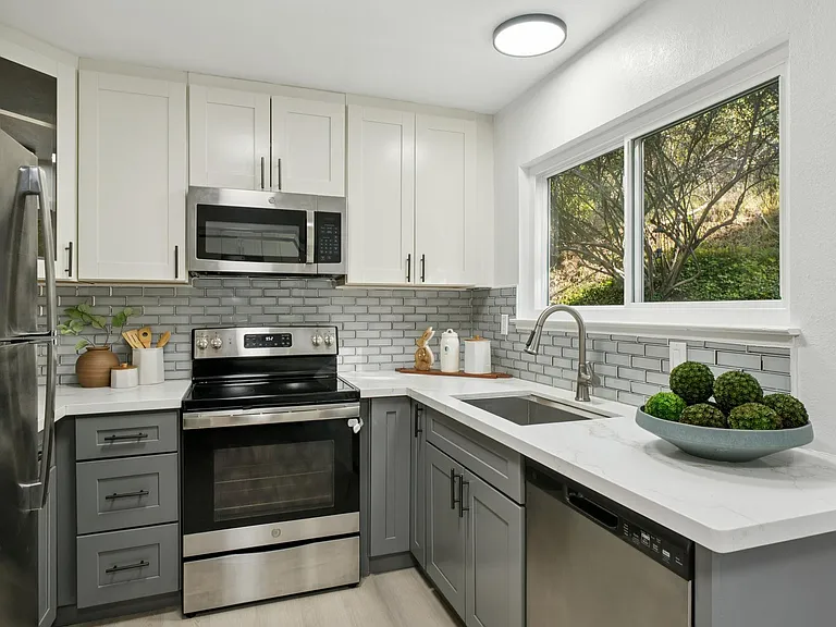 4028 Farm Hill Blvd #5 — Photo 10