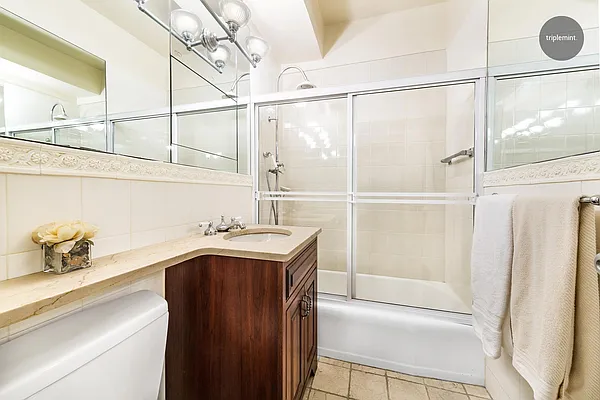 Sold by Triplemint | media 11