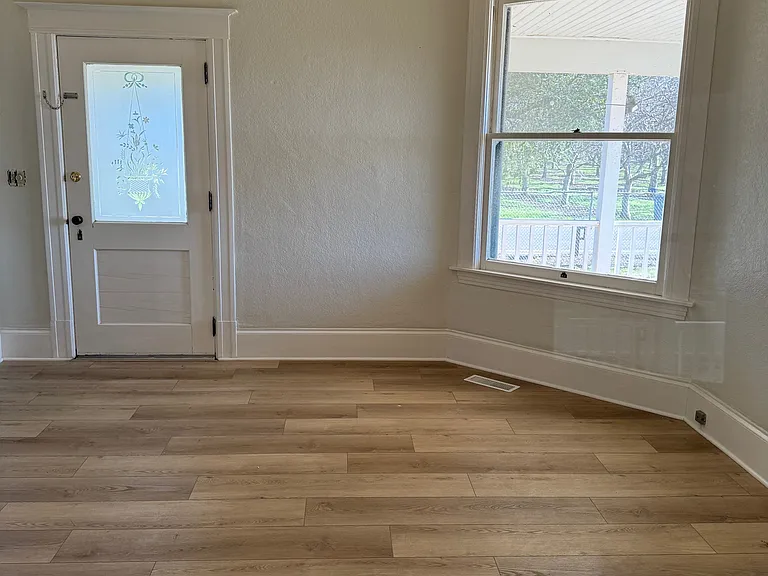 9151 Campbell Rd — Photo 37