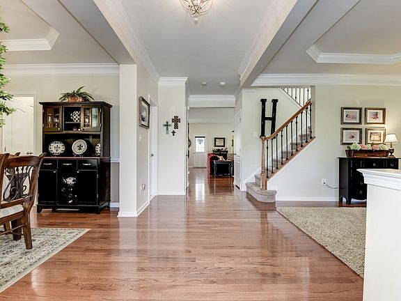 HARDWOOD ON MAIN LEVEL