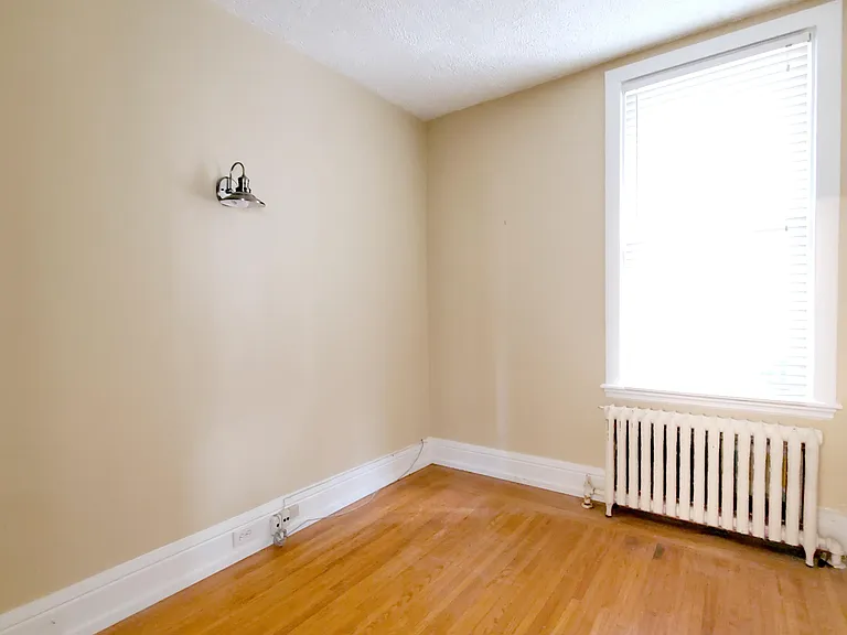 116 Fairholt Rd S #2 — Photo 16