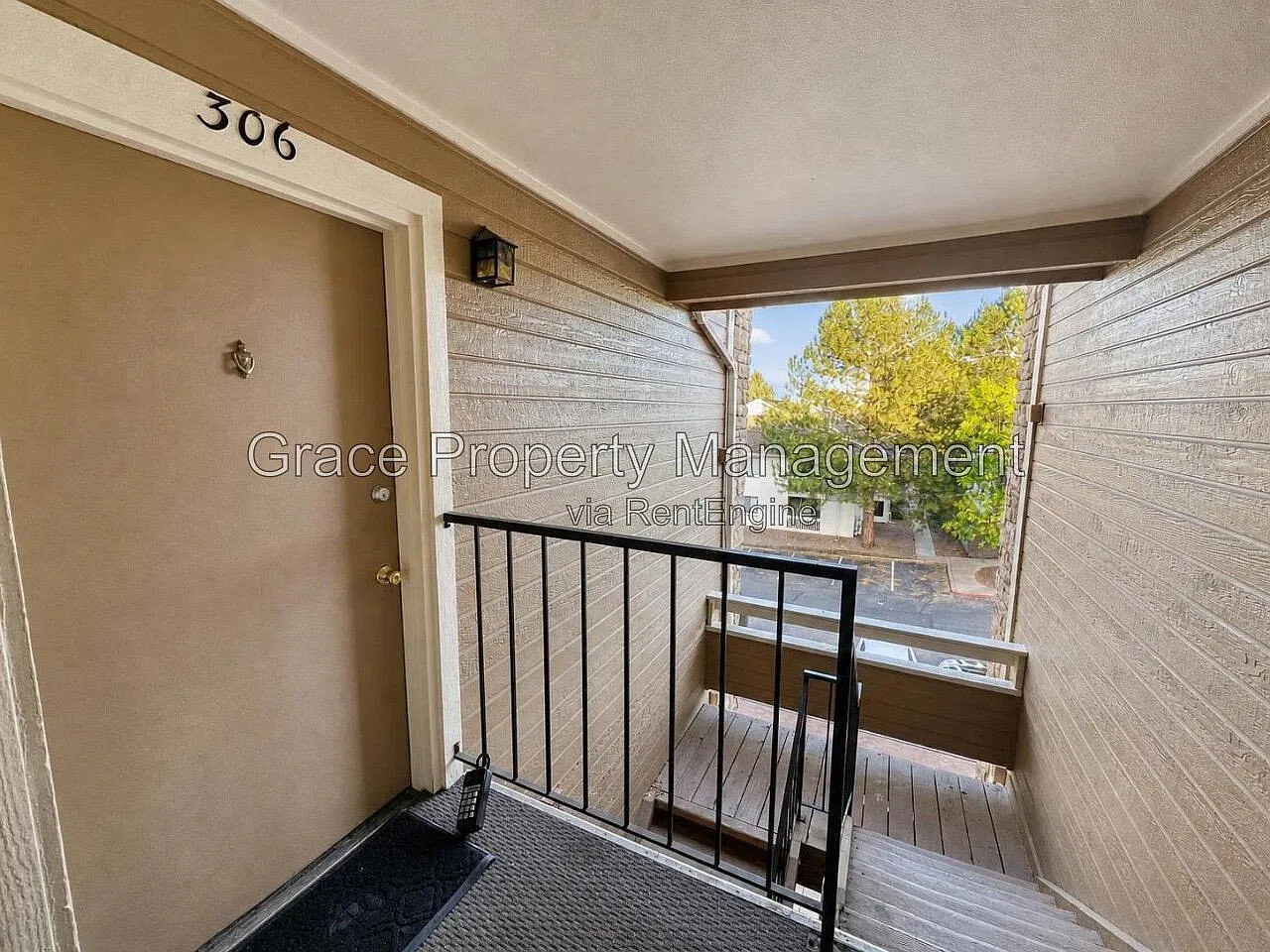 2 bed, 1.0 bath, 811 sqft, $1,525 — Photo 2