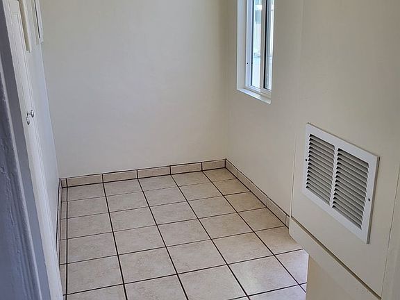 3rd image of 5930 Loma Vista Ave #E