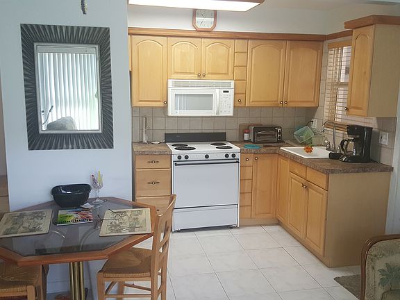 2nd image of 3216 NE 13th St APT 11