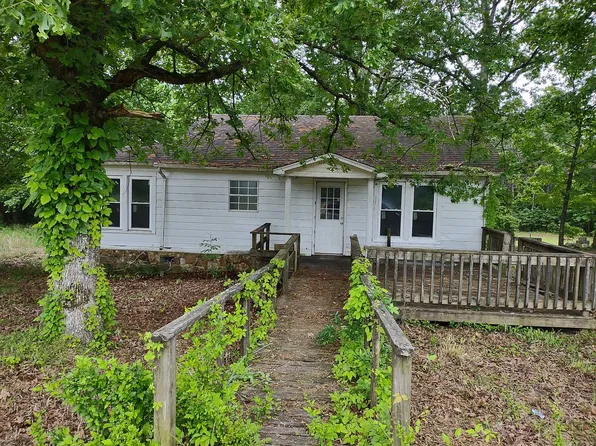 132 W Willie St, Collinwood, TN 38450