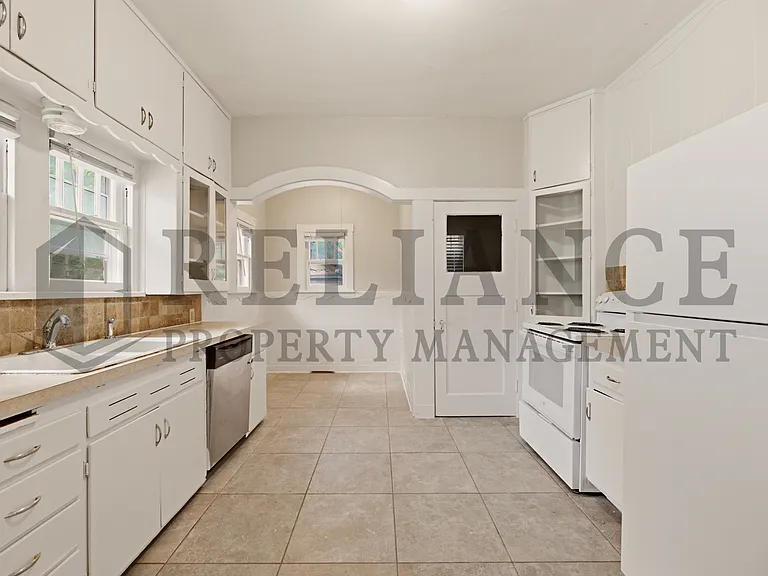 525 S Chautauqua Ave — Photo 36
