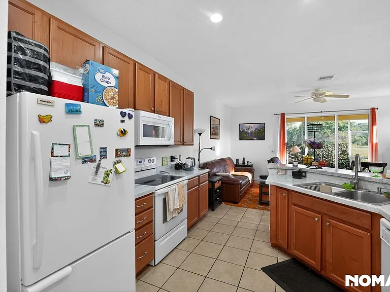 2346 Felicity Pl — Photo 10