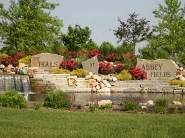 1504 Wyndemere Point Dr, Champaign, IL 61822