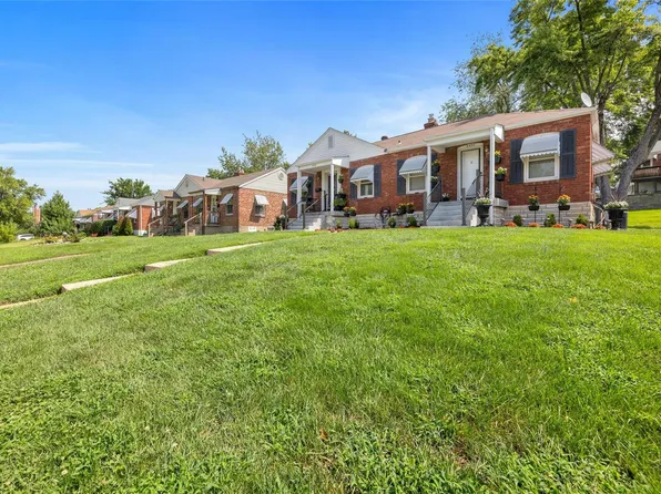 3430 Saint Mark Ln, Saint Ann, MO 63074