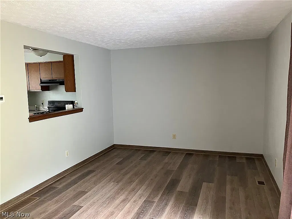 2 bed, $1,325 — Photo 3