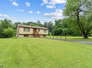 9 Old Rudetown Rd, Vernon, NJ 07462