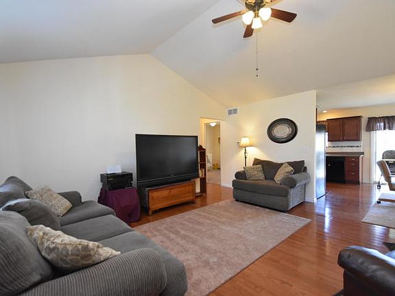3rd image of 4055 Newcastle Ln