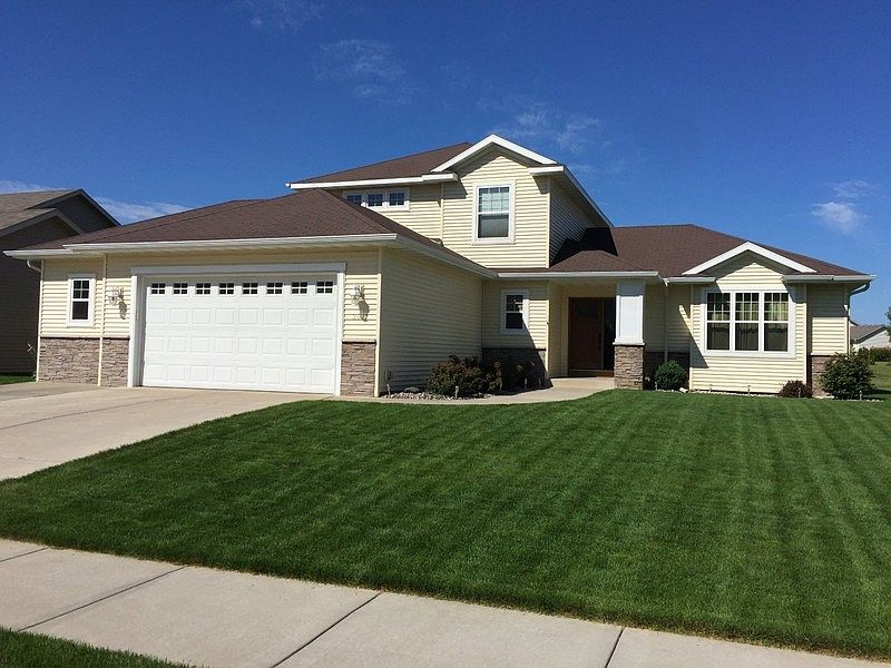 1st image of 3077 Orchid Dr NE