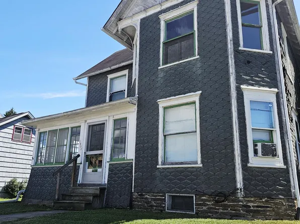 1435 Locust St, Jersey Shore, PA 17740