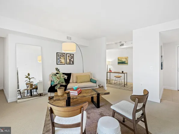 2451 Midtown Ave APT 1411, Alexandria, VA 22303