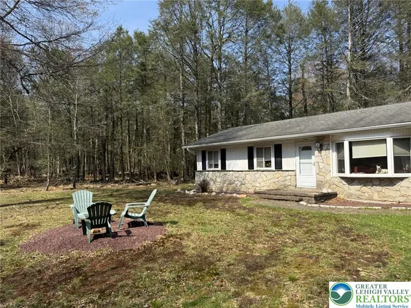 17 Fox Haven Rd, Albrightsville, PA 18210