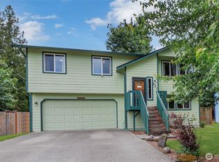 221 S Prairie Carbon River Rd E, South Prairie, WA 98385