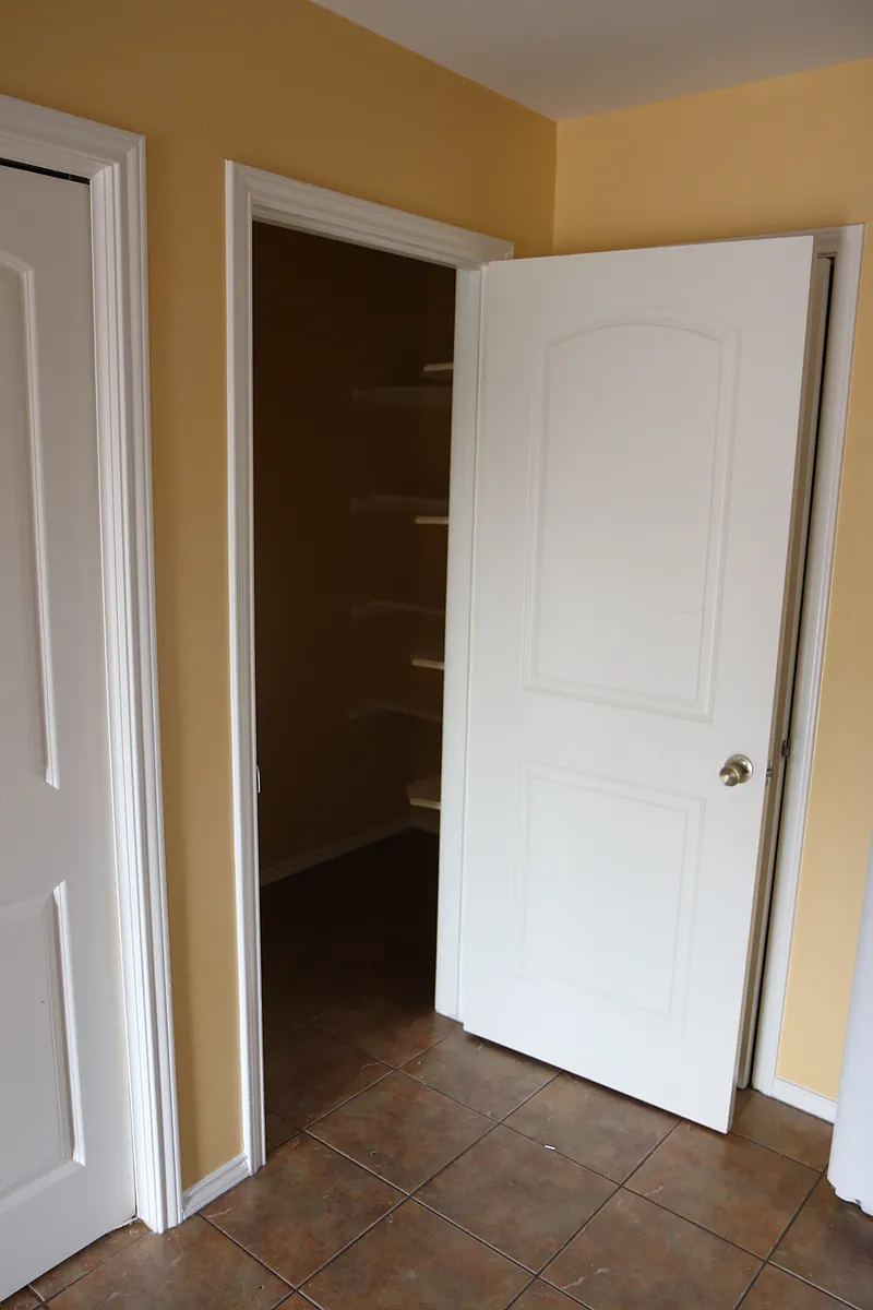 Building Photo - 504 Rock Cir #1