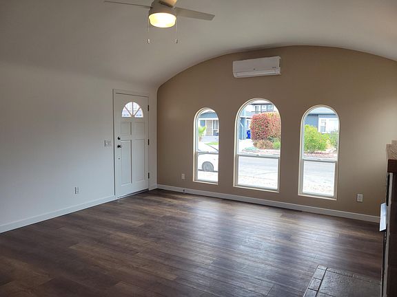 5th image of 4762 Bancroft St