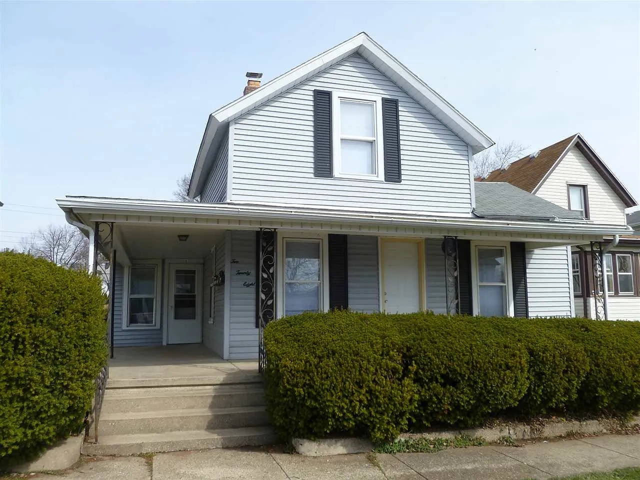 228 E Lawrence St photo 1